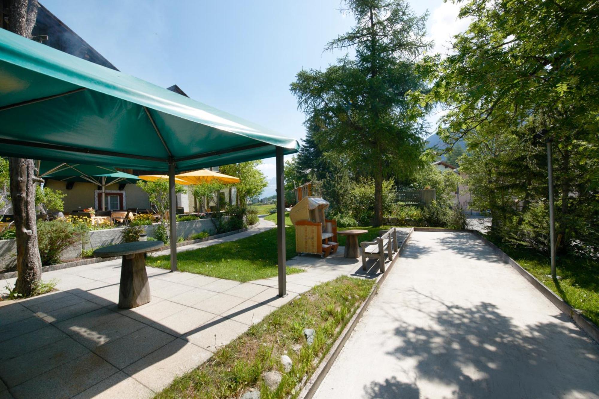 Schweizerhaus Swiss Quality Hotel Малоя Экстерьер фото