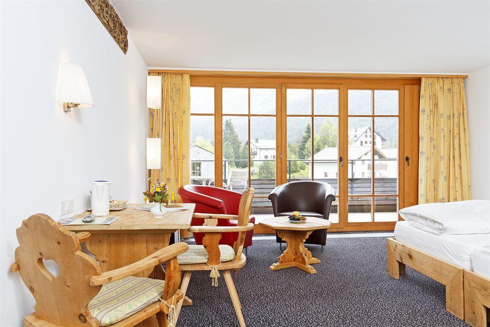 Schweizerhaus Swiss Quality Hotel Малоя Экстерьер фото