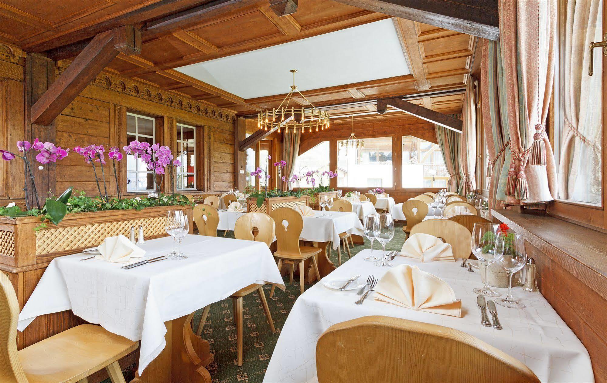 Schweizerhaus Swiss Quality Hotel Малоя Экстерьер фото