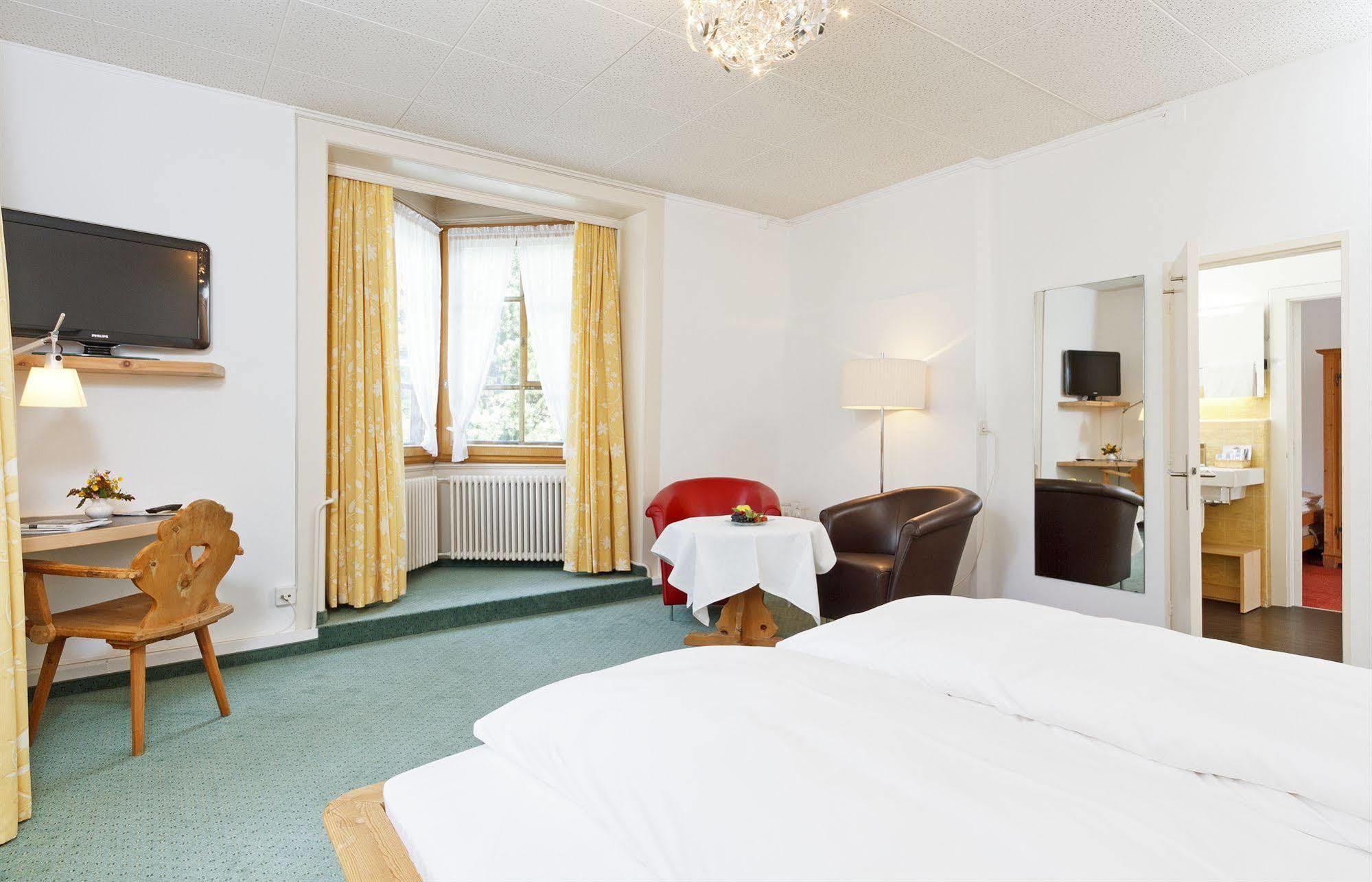 Schweizerhaus Swiss Quality Hotel Малоя Экстерьер фото