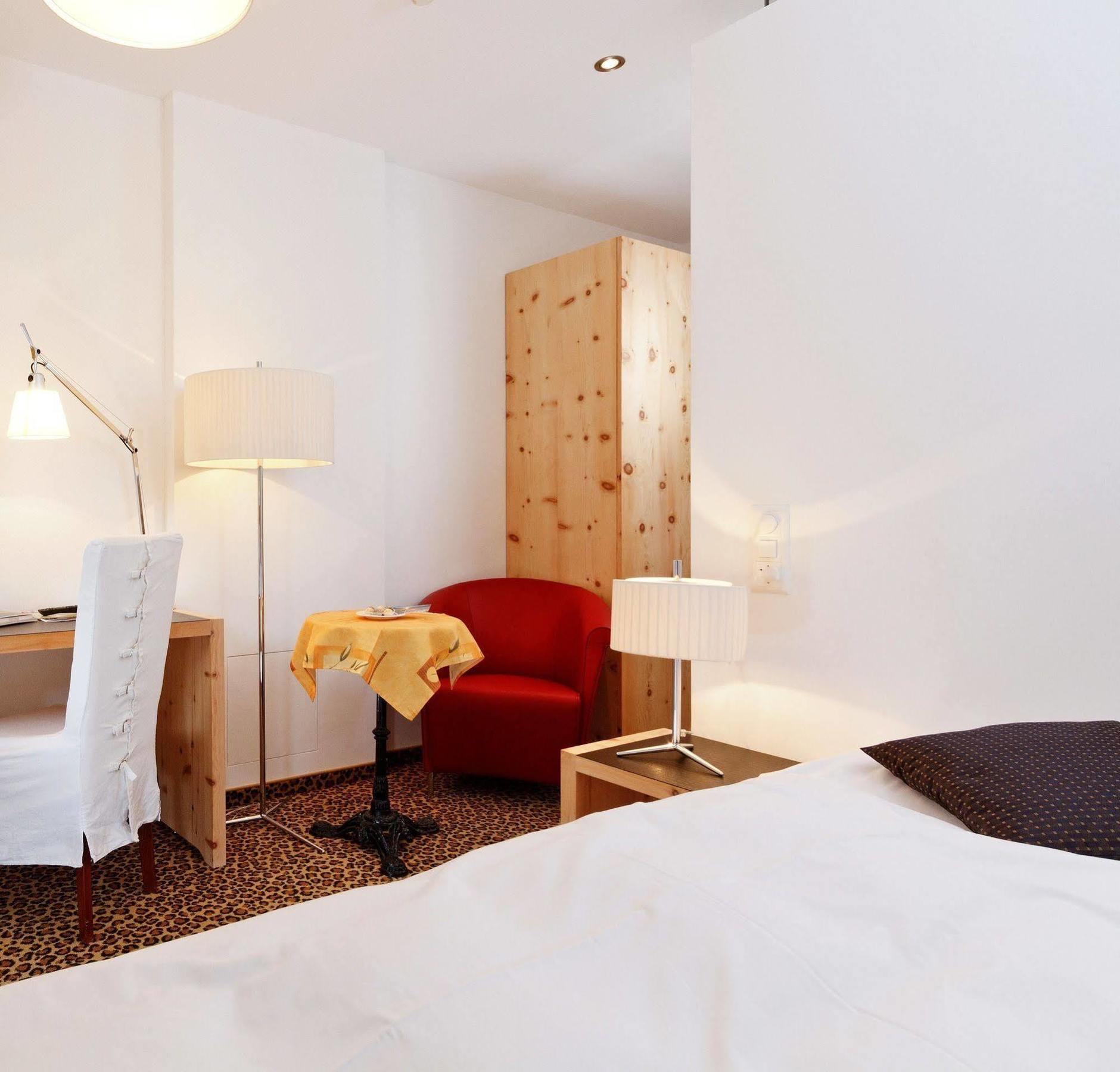 Schweizerhaus Swiss Quality Hotel Малоя Экстерьер фото